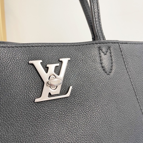 Louis Vuitton Lock Me Cabas Tote in Noir - Picture 9 of 9